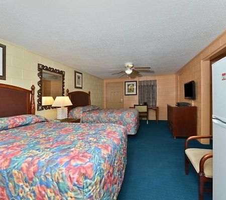 Savannah Inn And Suites Savannah Port Area Szoba fotó