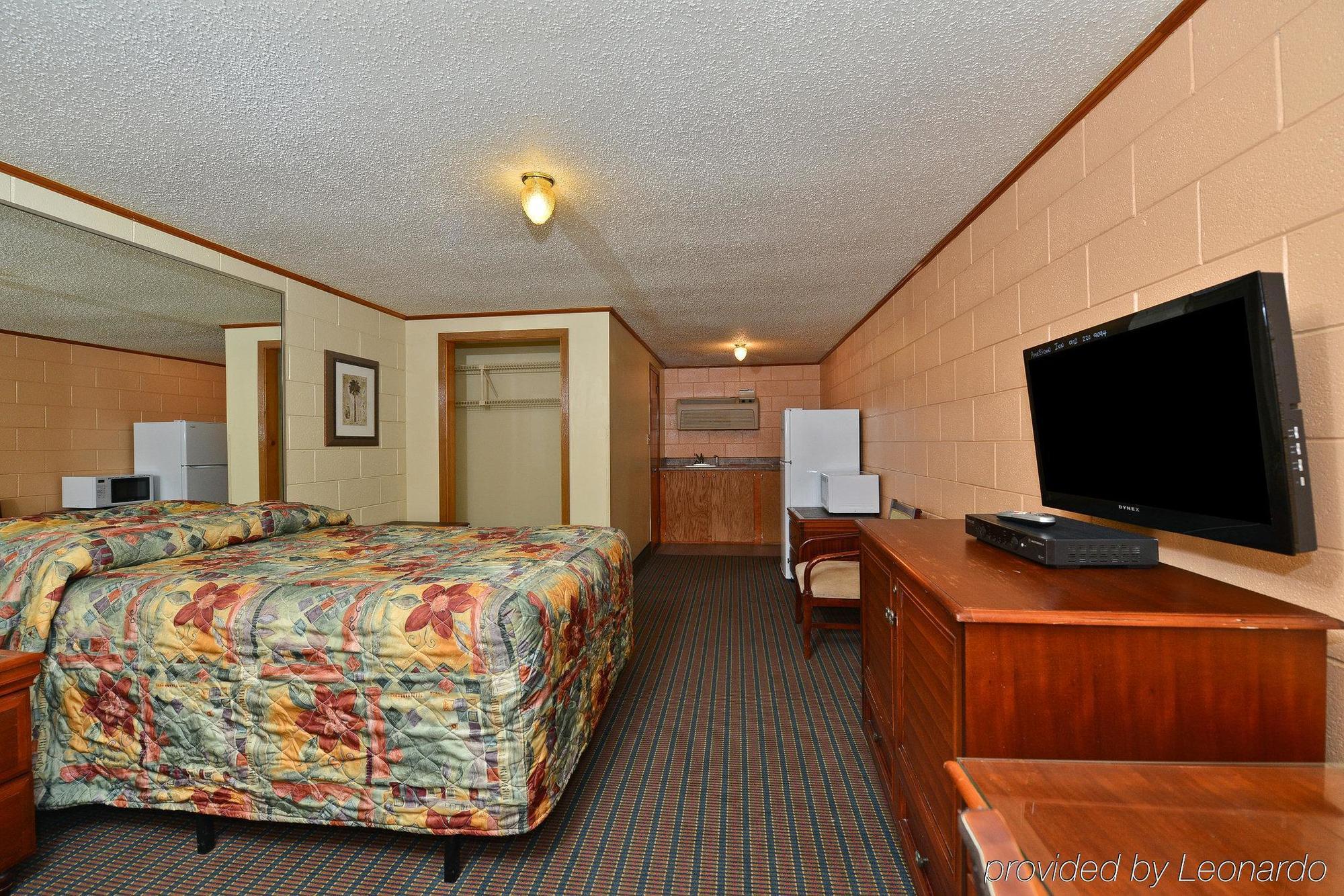 Savannah Inn And Suites Savannah Port Area Kültér fotó