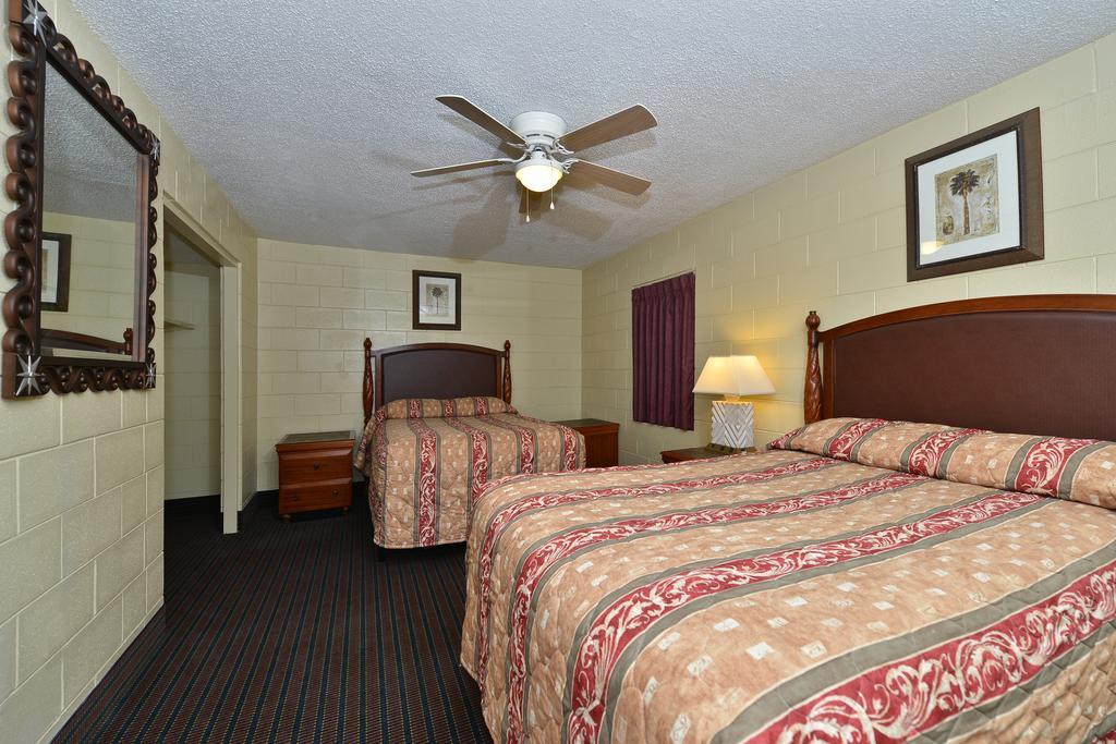 Savannah Inn And Suites Savannah Port Area Szoba fotó