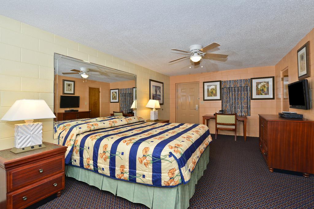 Savannah Inn And Suites Savannah Port Area Szoba fotó