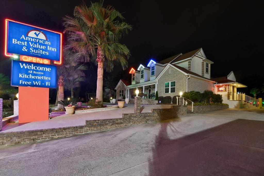 Savannah Inn And Suites Savannah Port Area Kültér fotó