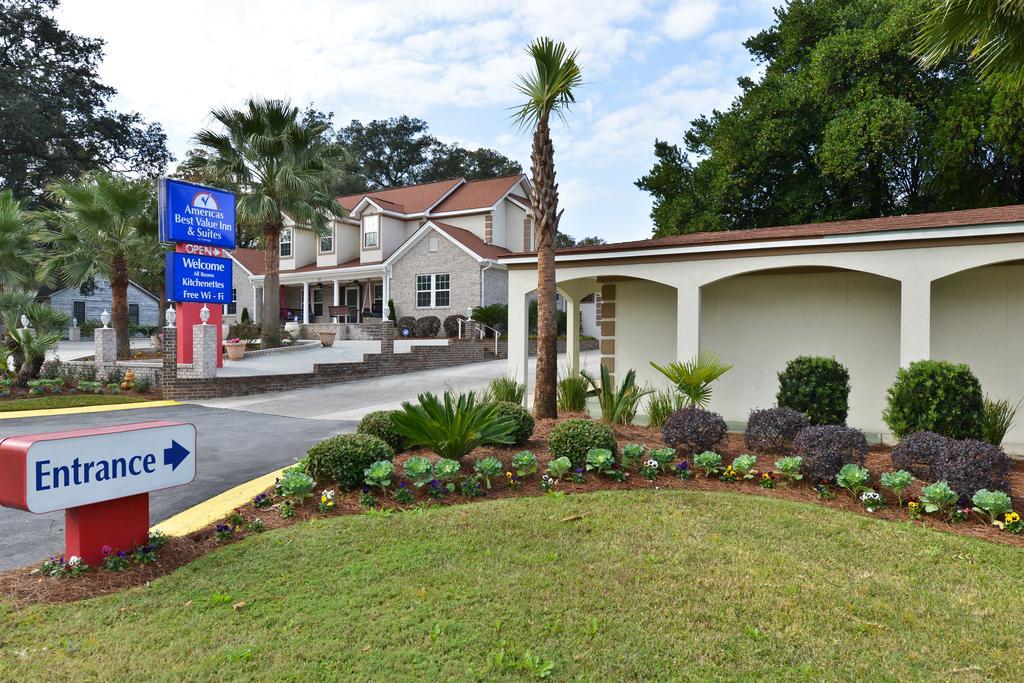 Savannah Inn And Suites Savannah Port Area Kültér fotó