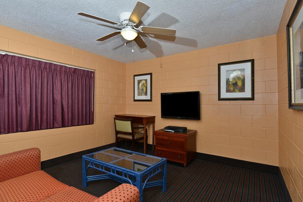 Savannah Inn And Suites Savannah Port Area Szoba fotó