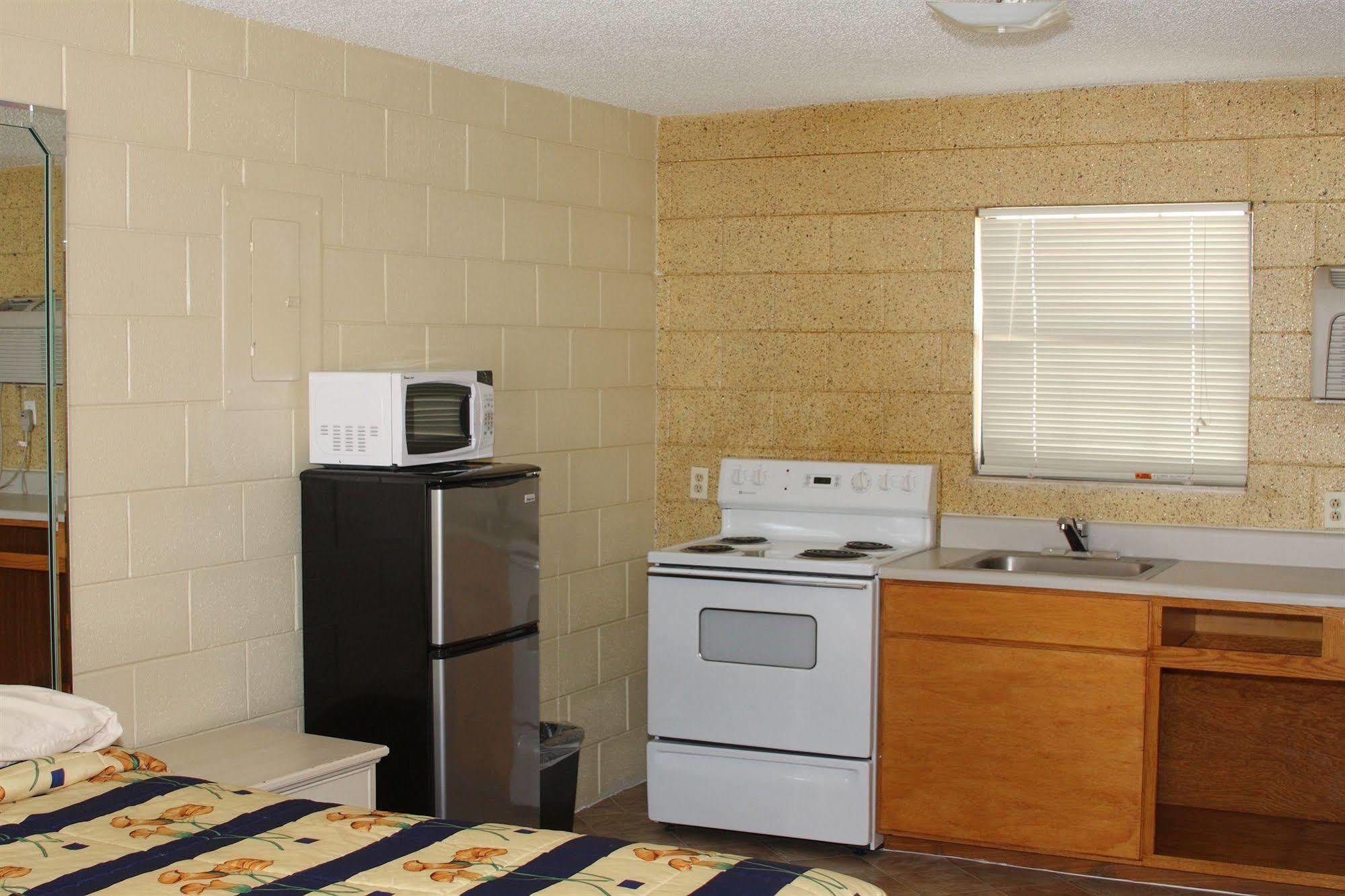 Savannah Inn And Suites Savannah Port Area Kültér fotó